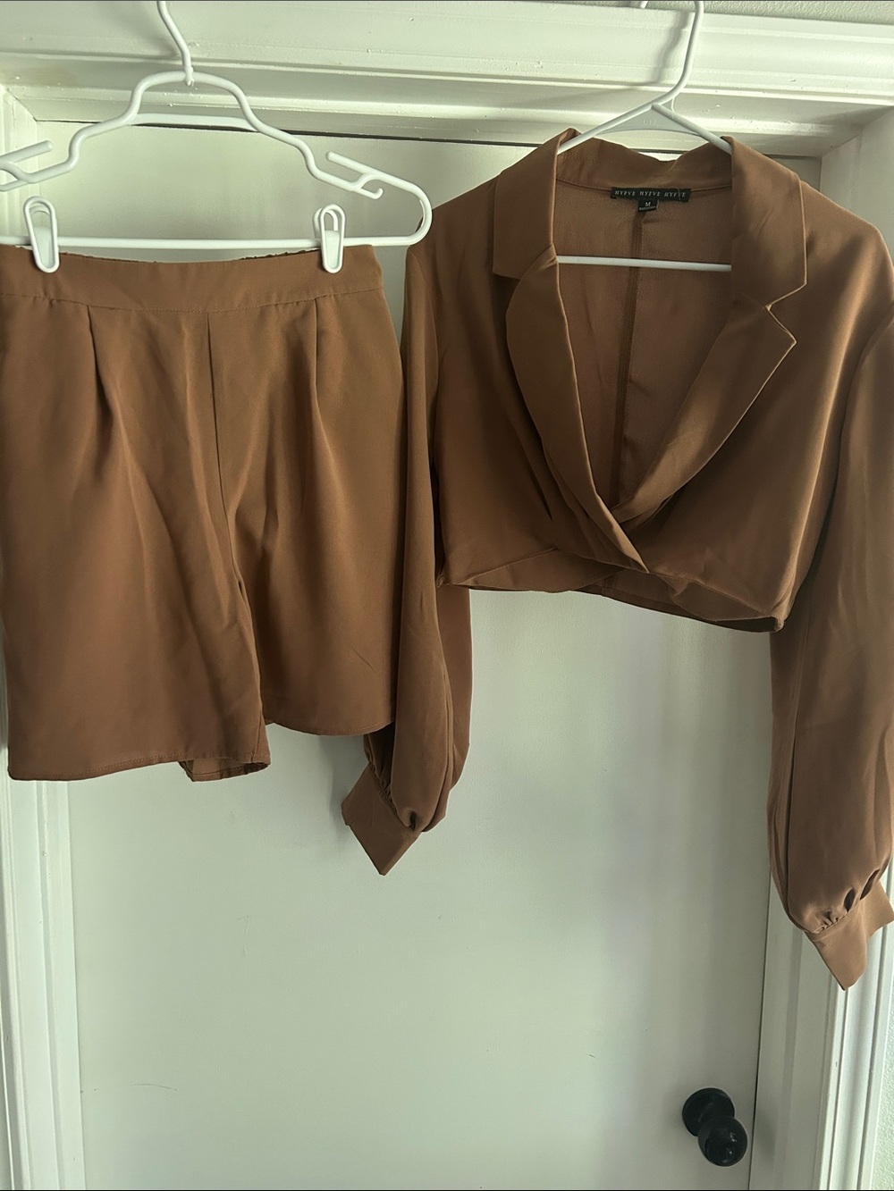Cropped Brown Two-Piece Set - Top & Shorts